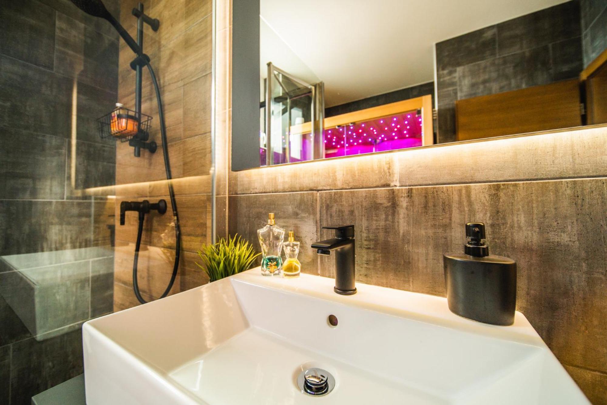 K Relax Place, Varazdinske Toplice, Modern Home With Sauna, Jacuzzi, Wifi Exterior foto